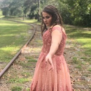 Meet your Posher, Delaney